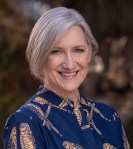 Lisa Henson headshot